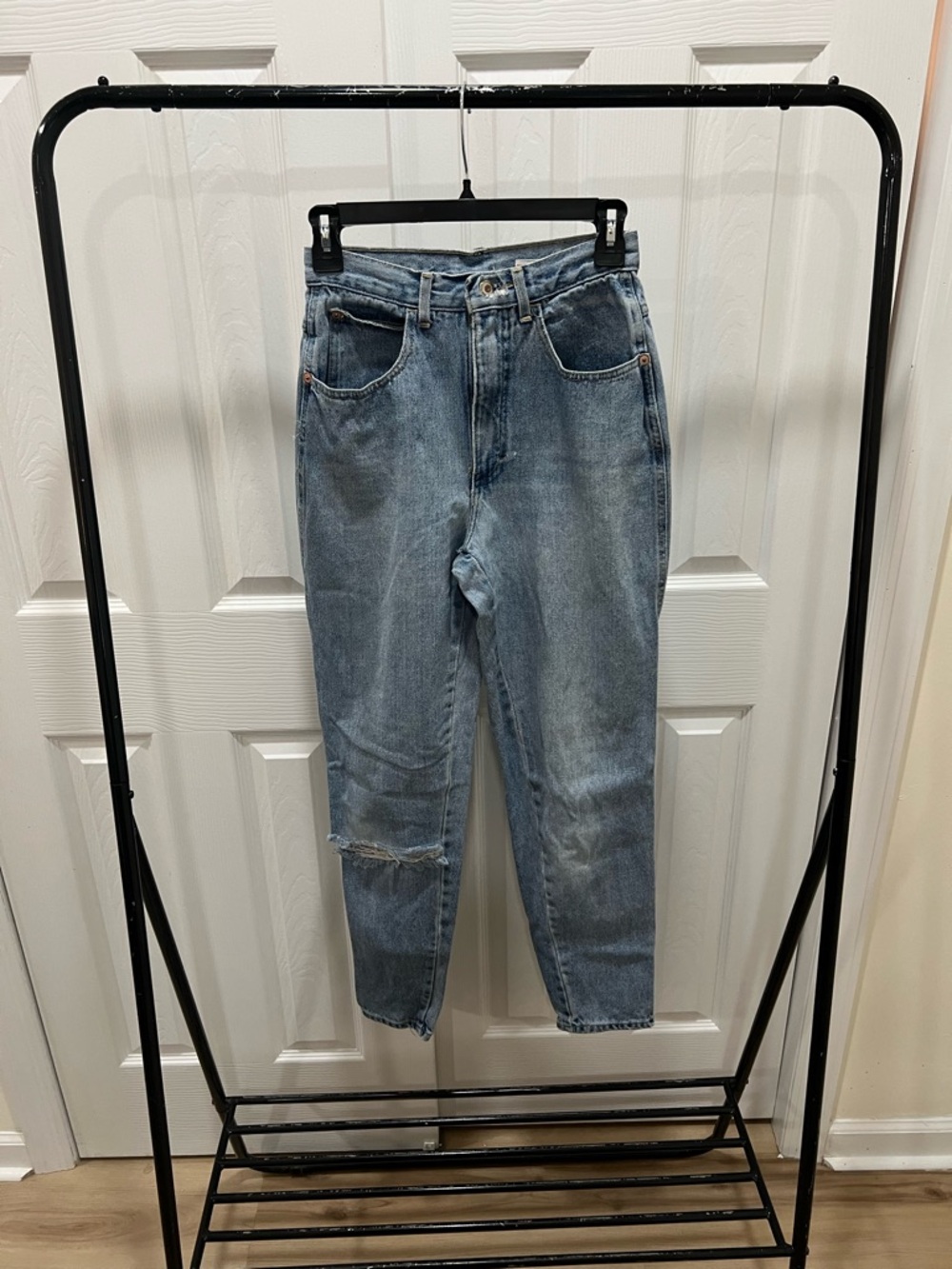 Gitano Light Blue High-Rise Mom Jeans with Knee Distress